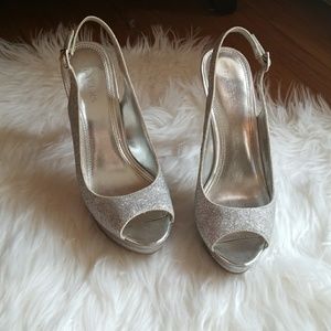 💥SALE!💥 Bakers heels